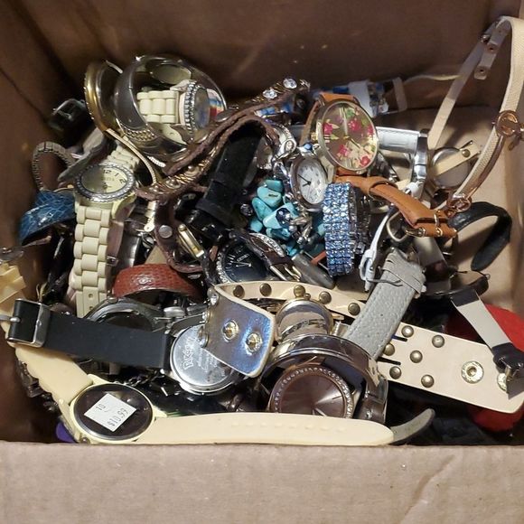 8 lbs of Watches‎ 8 Pounds Variety of Watch Wristwatch Timepiece Chronograph - Picture 2 of 4